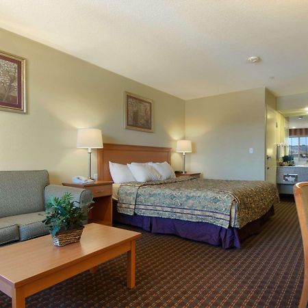Days Inn By Wyndham Hayward Airport Стая снимка