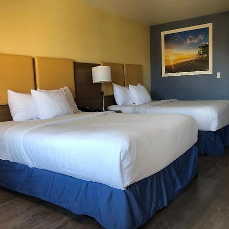 Days Inn By Wyndham Hayward Airport Екстериор снимка