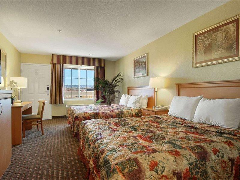 Days Inn By Wyndham Hayward Airport Екстериор снимка