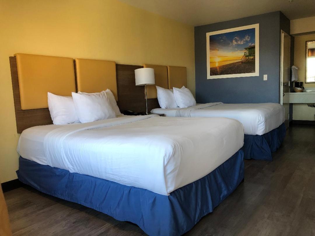 Days Inn By Wyndham Hayward Airport Екстериор снимка